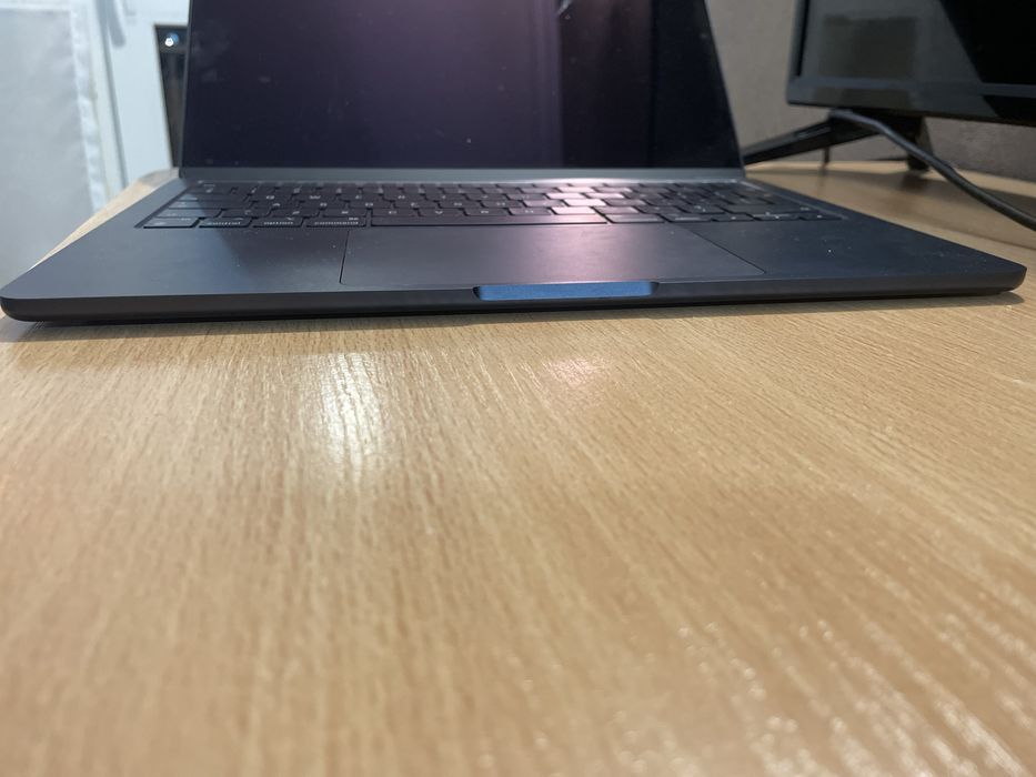 Macbook air M2 96% живот на батерията space gray