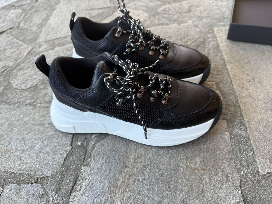 Черни обувки Stradivarius