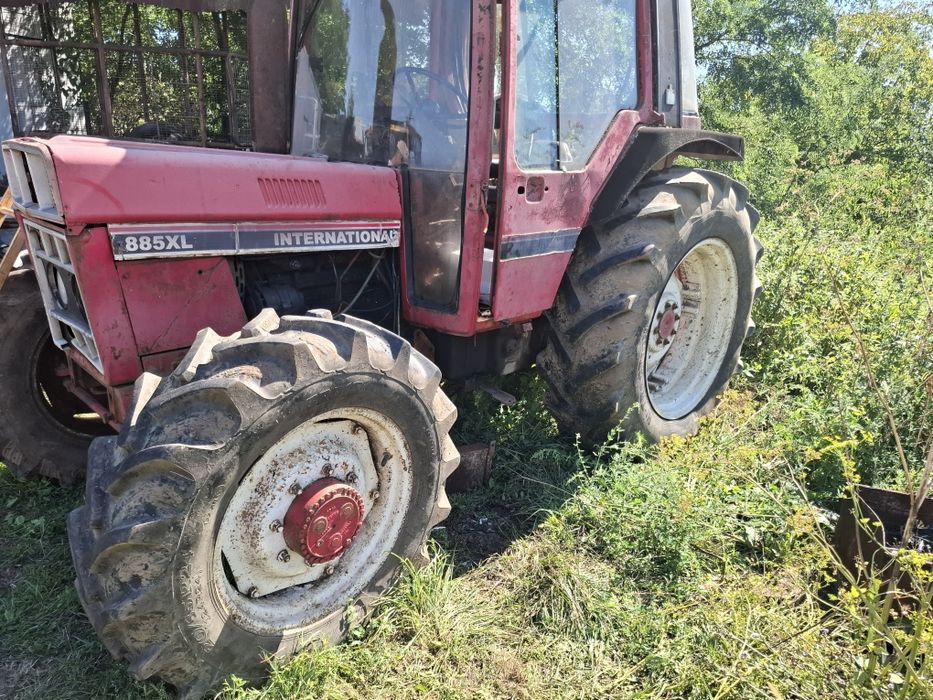 Vand inernational 885xl sau dezmembrez