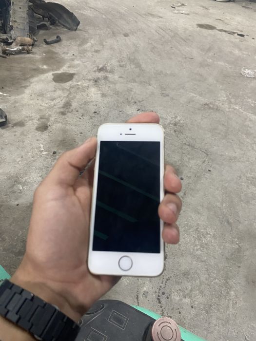 Продам IPhone 5 s