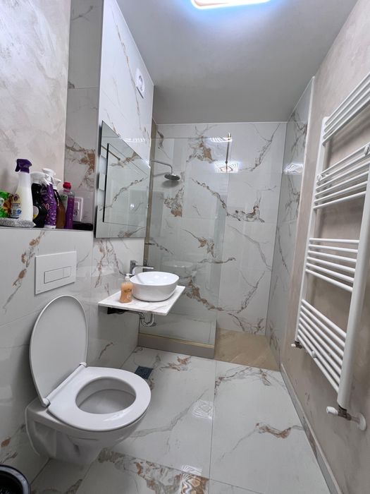 Inchiriez apartament 3 camere