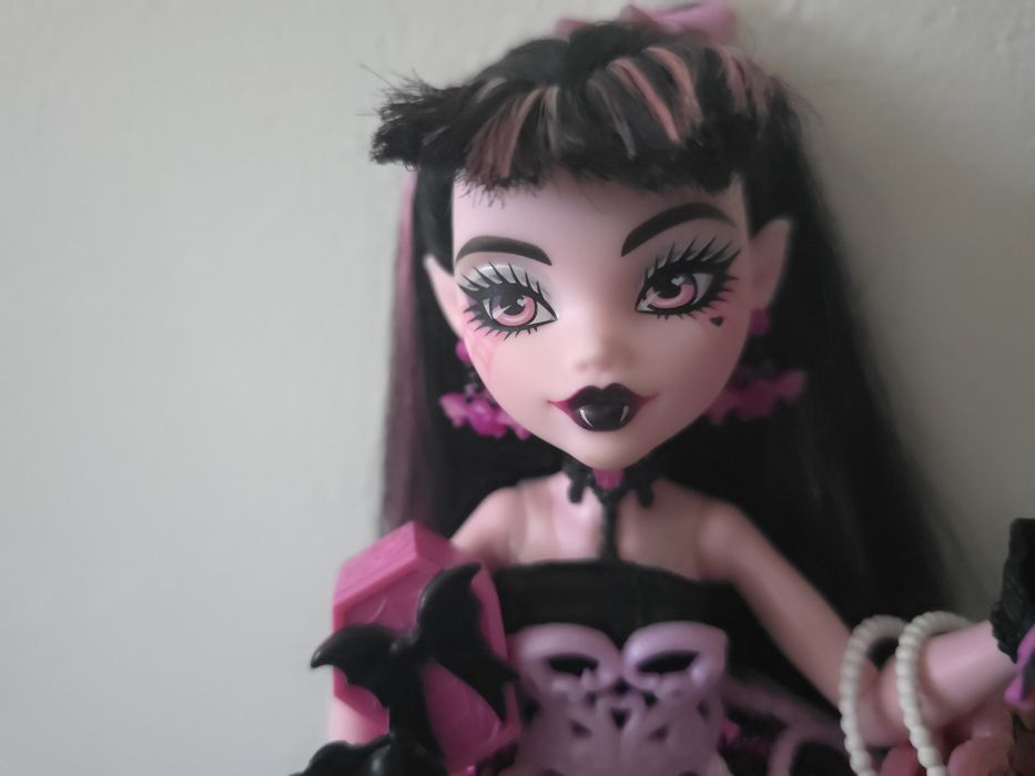 Дракулаура monster high