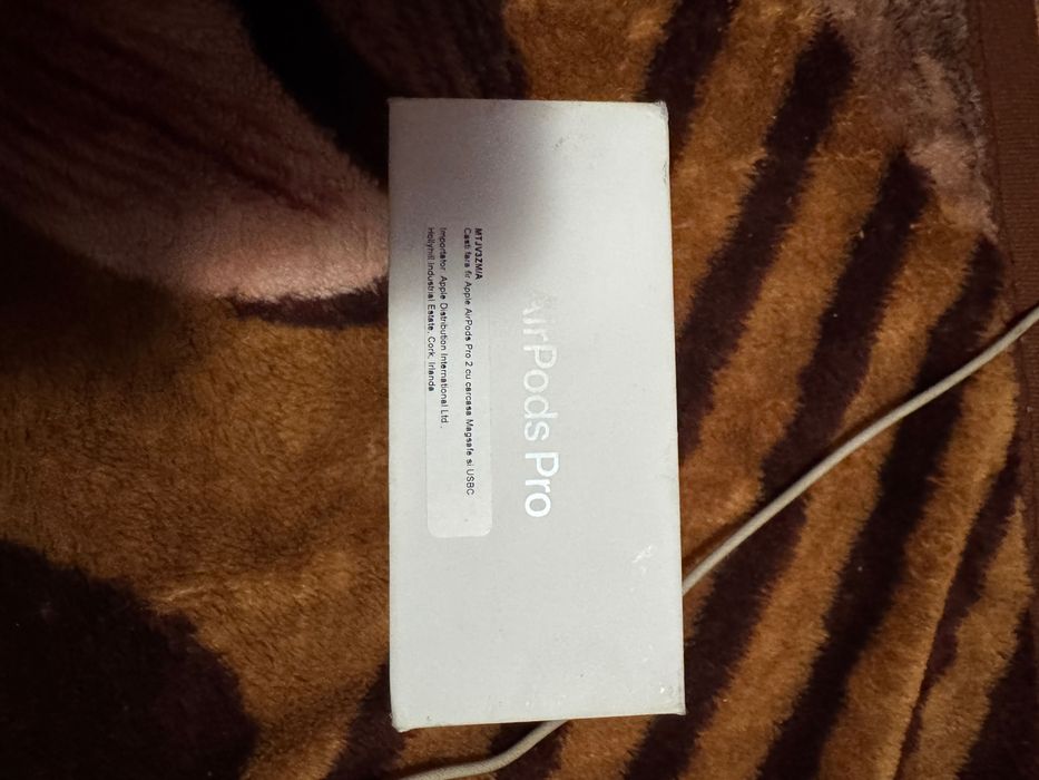 AirPods Pro 2 cu carcasă MagSafe
