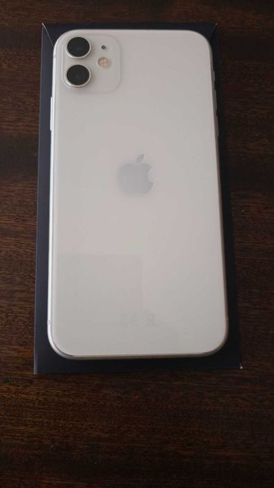 iPhone 11 128GB – Като нов + подарък