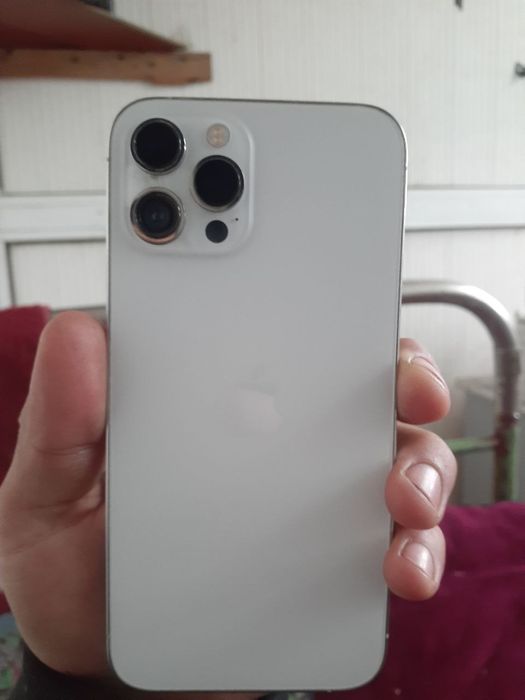 Iphone 12 pro max sotiladi