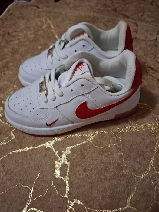 Детски кецове чисто нови 30 номер