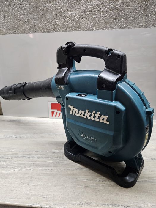 Makita Въздуходувка DUB363 18+18V.