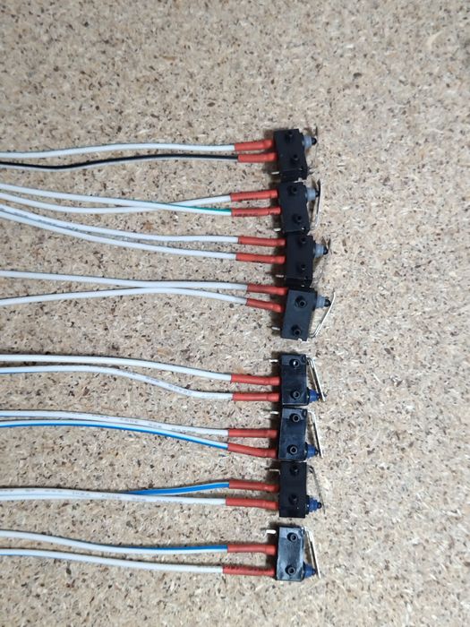 Кнопка концевик замка двери Ауди а6с5