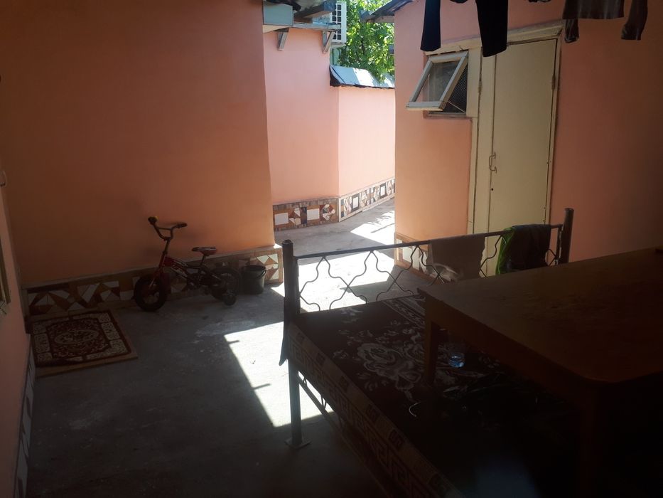 Uy hovli. Участок. Sotiladi. Продаётся.