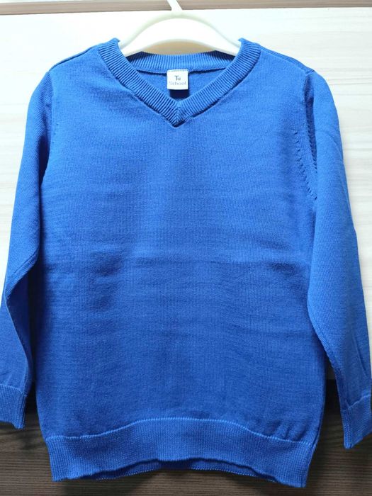 Детски чисто нови пуловери