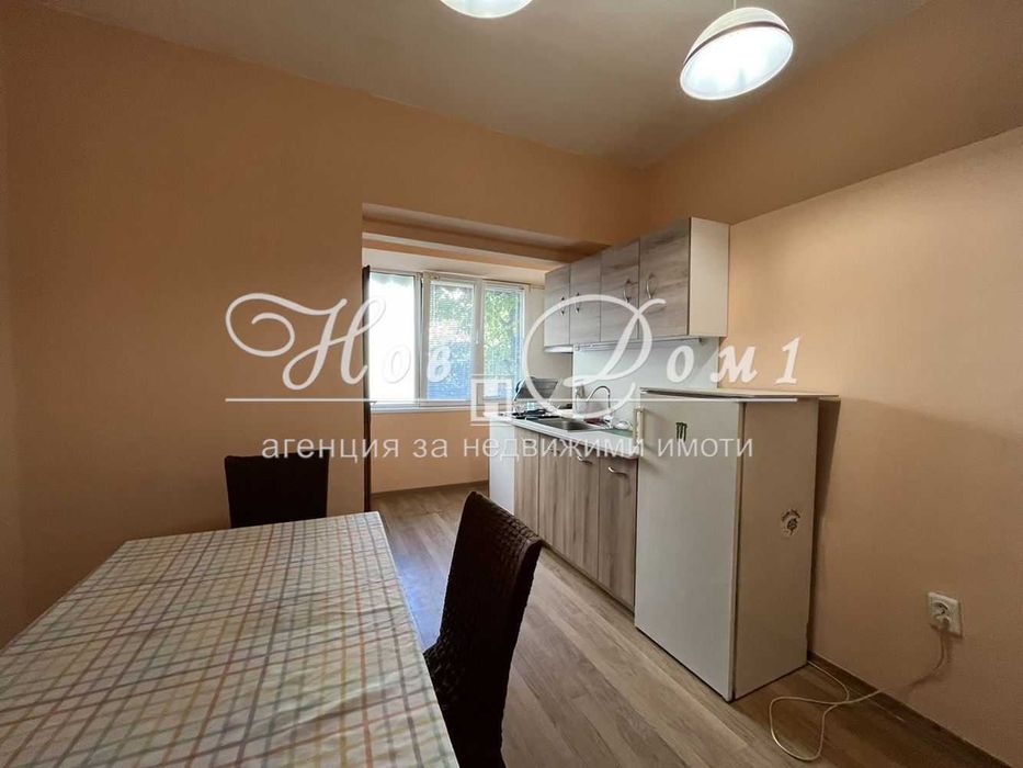 Дава се под наем Тристаен апартамент в Варна, Център - 92 кв.м за 561 € - Снимка #1