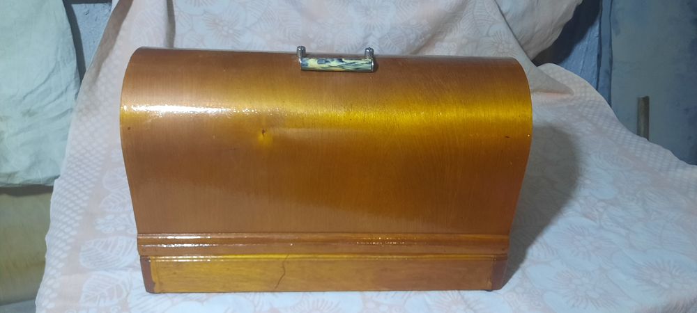 Продаётся ручная швейная машина Подольск.