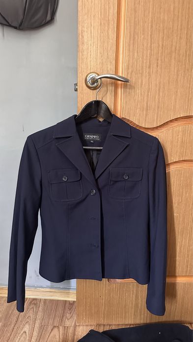 Пиджак темно синего цвета