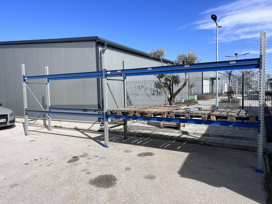 Стелажи за складове и гаражи