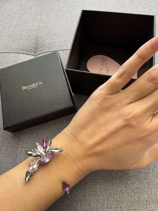 Дизайнерска гривна Bran&Co с основа от малки кристалчета