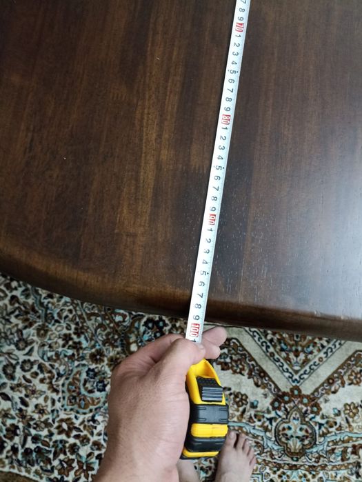 Продаётся  Стол и стулья