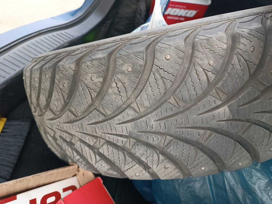 Продам комплект зимней резины