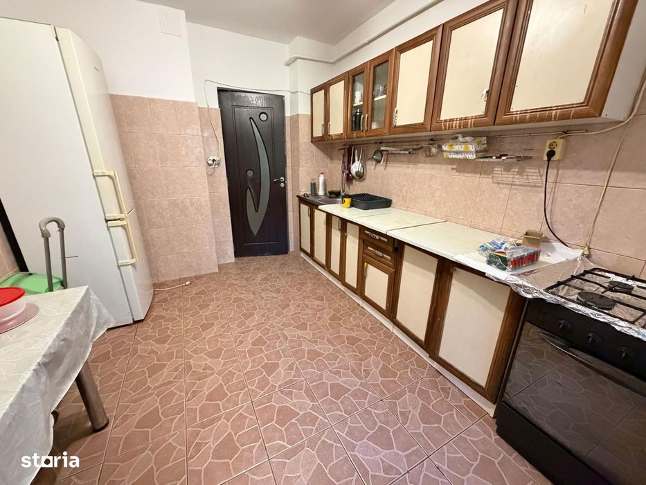 Apartament 3 camere, DECOMANDAT, ETAJ 1, Esplanada Nicolina