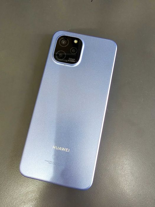 Huawei Nova Y61 Чисто Нов