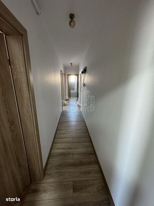 Apartament decomandat 2 camere cu balcon zona Henri Coanda