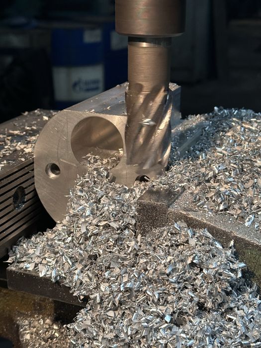 Токарь Фрезеровшик