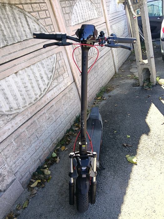Trotineta electrica aproape noua ,garanție 5 ani folosita 4,5 zile