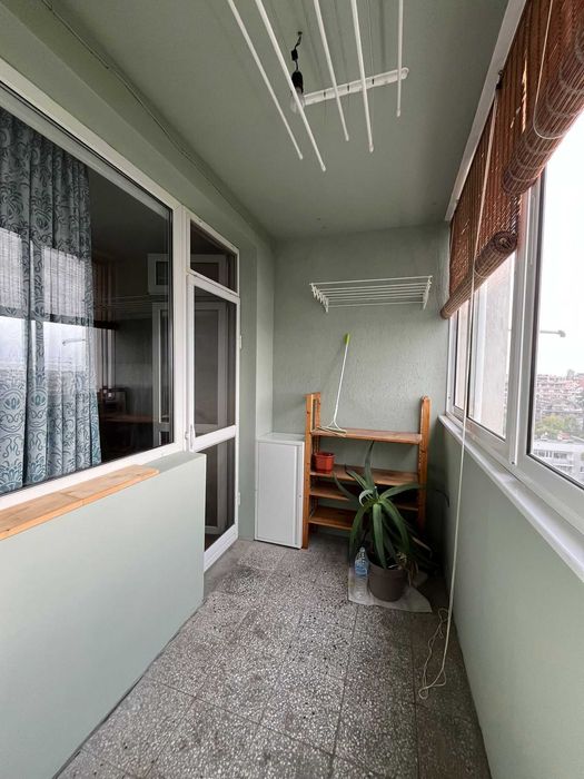 Дава под наем компактен тристаен апартамент в кв. Лозенец