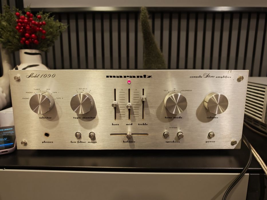MARANTZ  1090 amplificator vintage 1977 made in Japan 
Marcă Hifi MARA