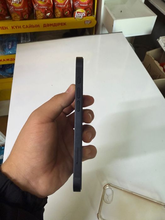 iPhone 16E в отличном состояний,