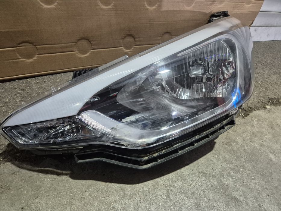 Ляв фар Hyundai I20 Хюндай И20 фарове