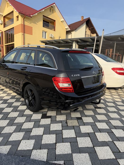 Dezmembrez  vand Mercedes C220 cdi