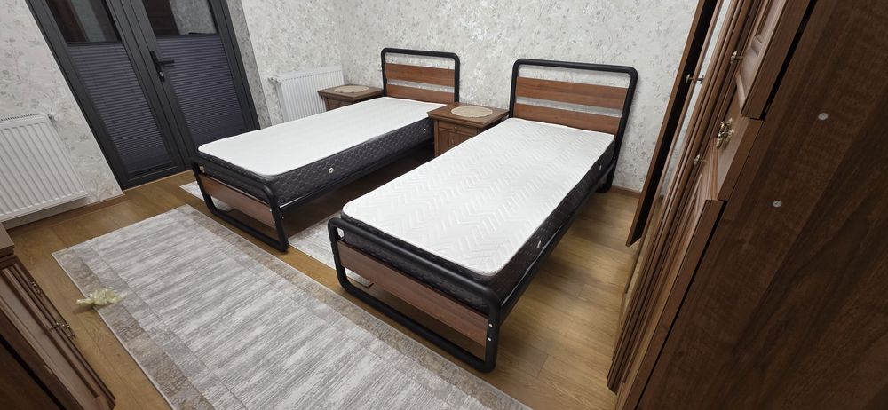 Металлические.  Односпальные двуспальная кровать