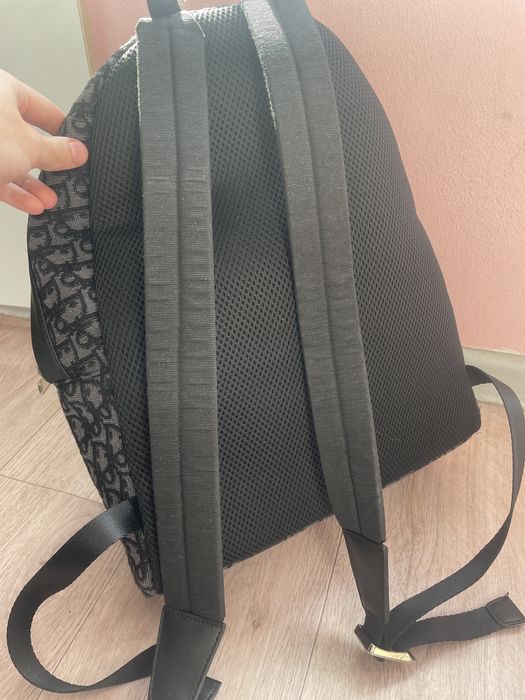 Рюкзак уни Dior.