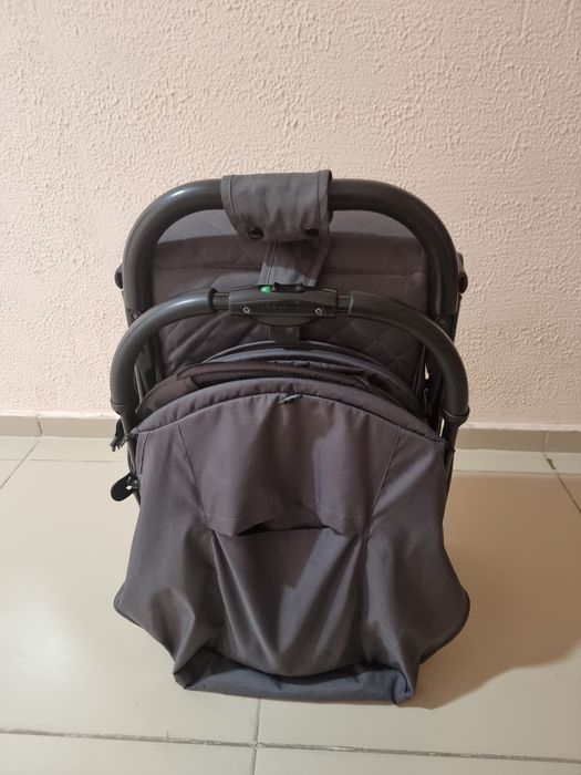 Коляска детская серый