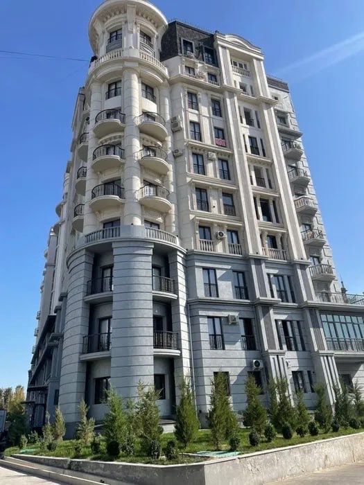 Дархан премиум класс хамид алимджана метро военное училище 106м2 ;