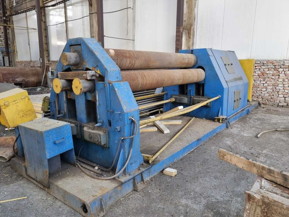 Utilaje metal: abkant, ghilotina, calandru roluit tabla 30mm