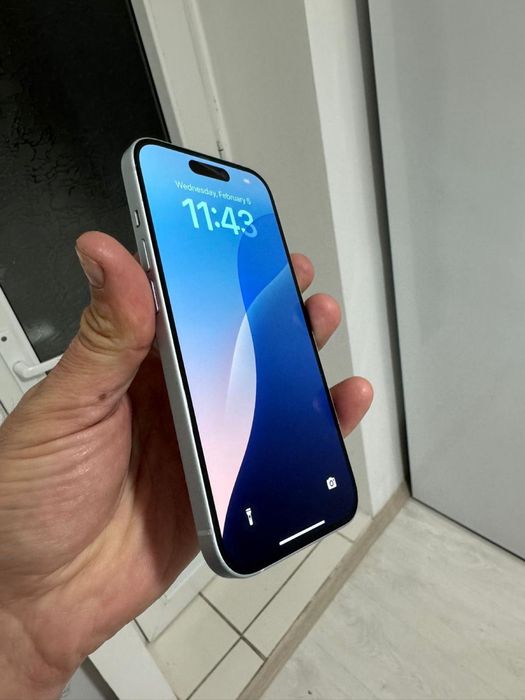 Iphone 15 white 128gb impecabil baterie 100%