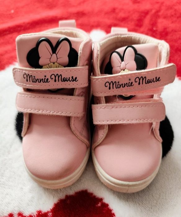 Vând ghetuțe mine fetițe