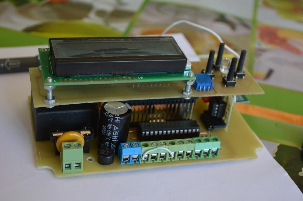 Електронен контролер за управление на врата с дистанционно управление