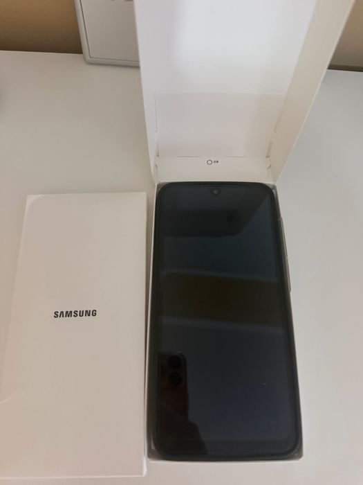 Чисто нов телефон Samsung Galaxy A17