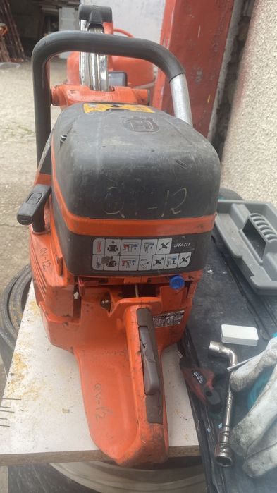 Mania de tăiat Husqvarna k1270