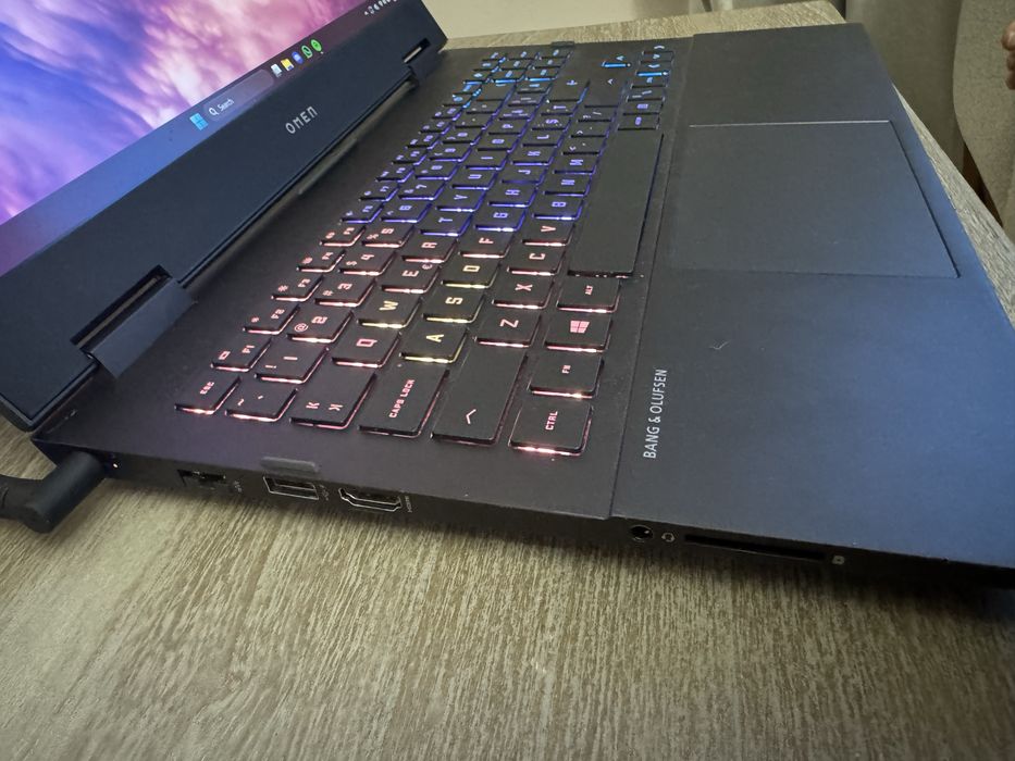 Laptop Omen 15 procesor ryzen 9 5900hx placa RTX 3070 32gb ram ddr4