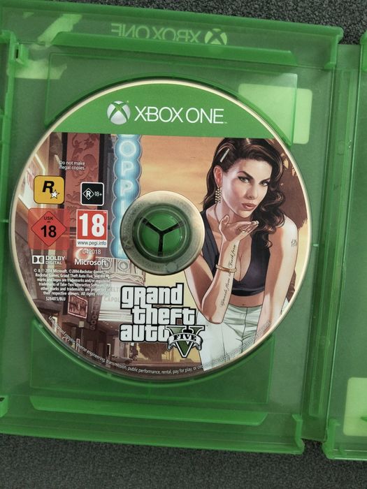 Vând urgent gta 5 Xbox one