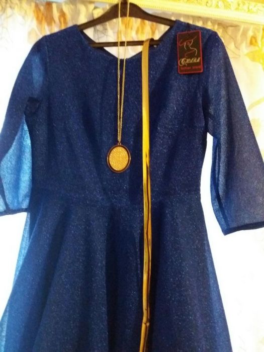 Продам новое платье