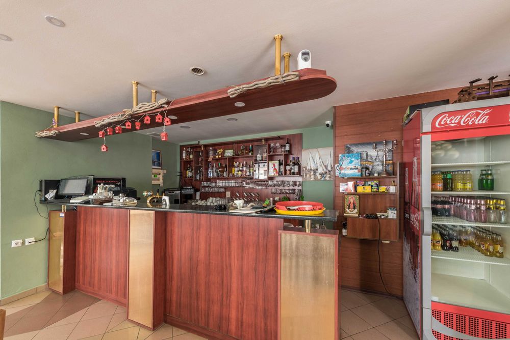 Продава се Хотел в Балчик - 2000 кв.м за 230 €/кв.м - Снимка #6