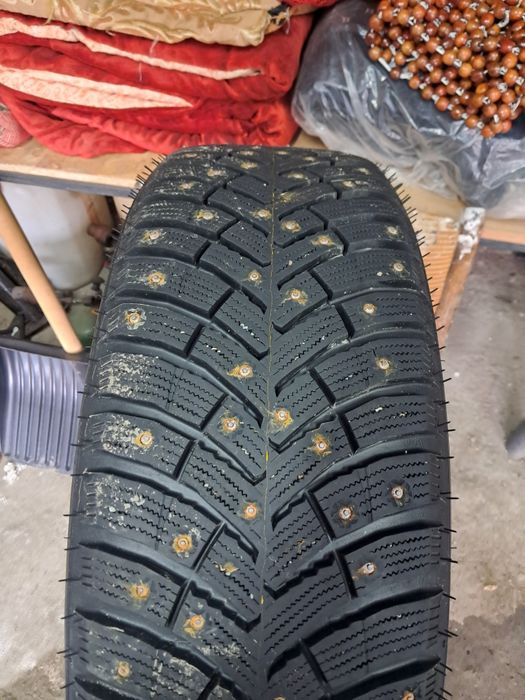 Продам резину R17.