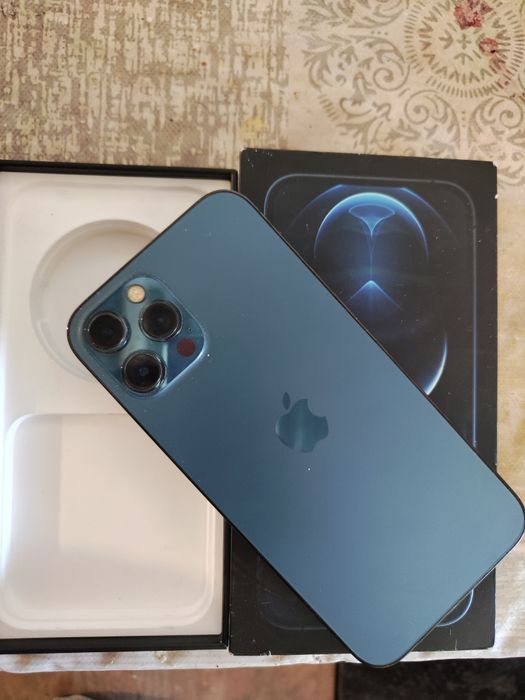 iPhone 12 pro Max.