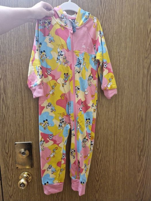 Salopeta ADIDAS Disney pt copil , impecabila