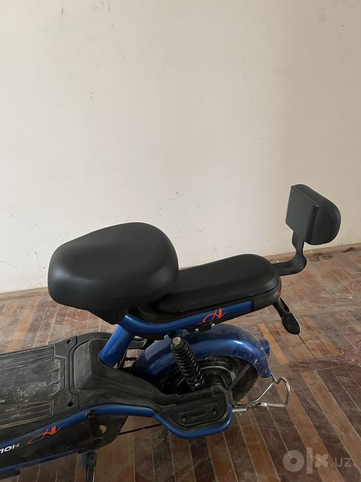 SKUTER sotiladi 554450