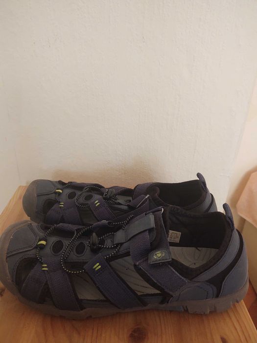 Спортни сандали, нови